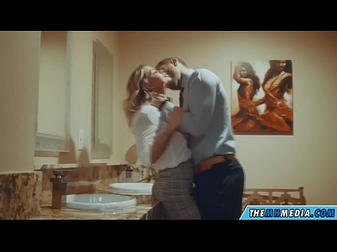 ❤️ Nalika pirang busty seduces anjeun dina restroom umum ️❌ video bangsat dina pornosu.porn-evooli.ru